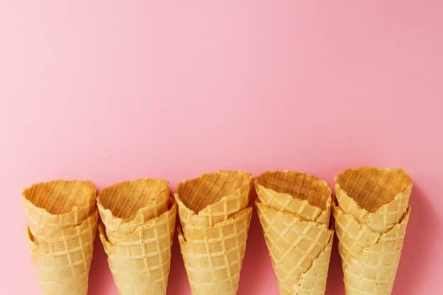 ice-cream-cones-pink-background